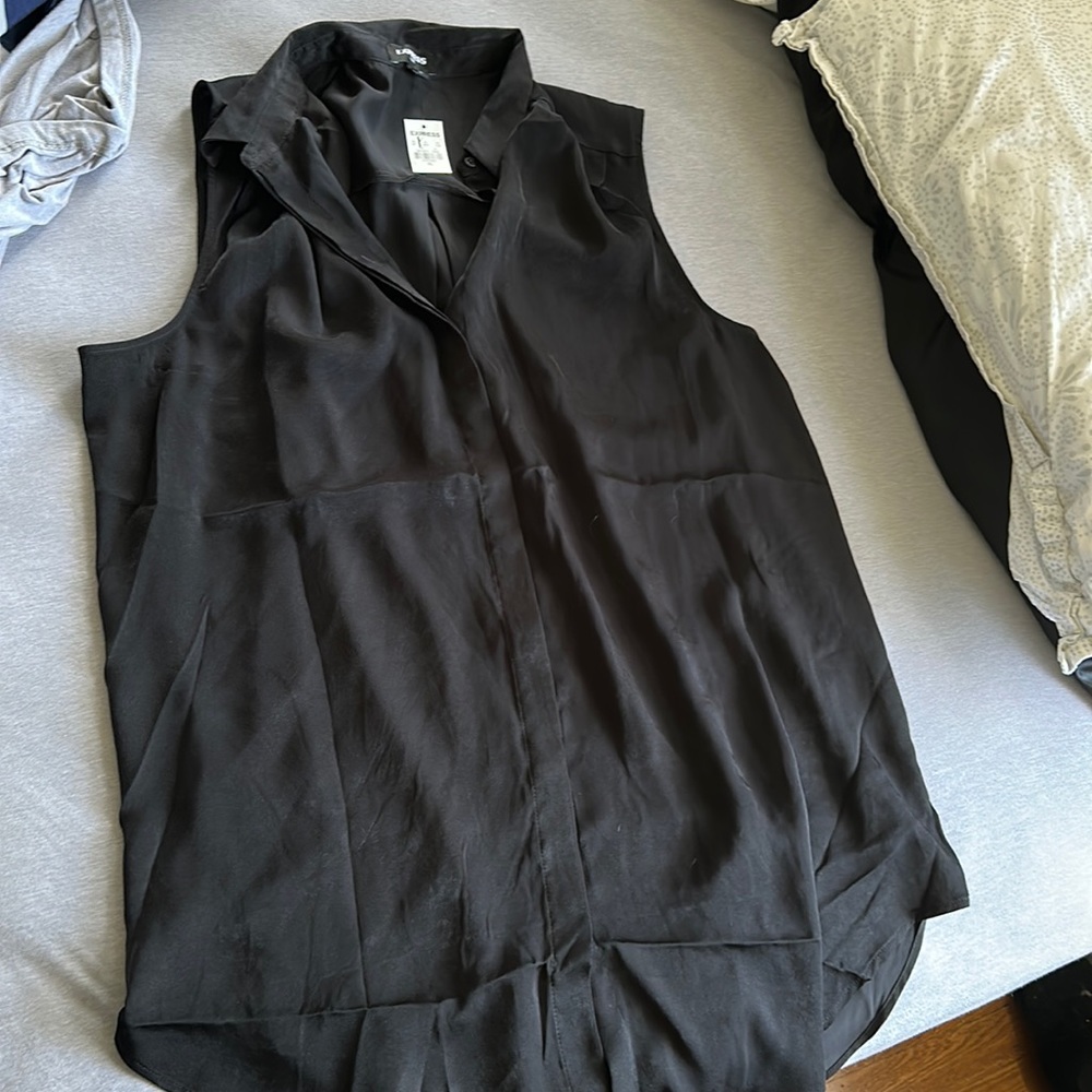 Oversized pleaded express tunic